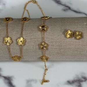 Gold Floral Jewelry Set